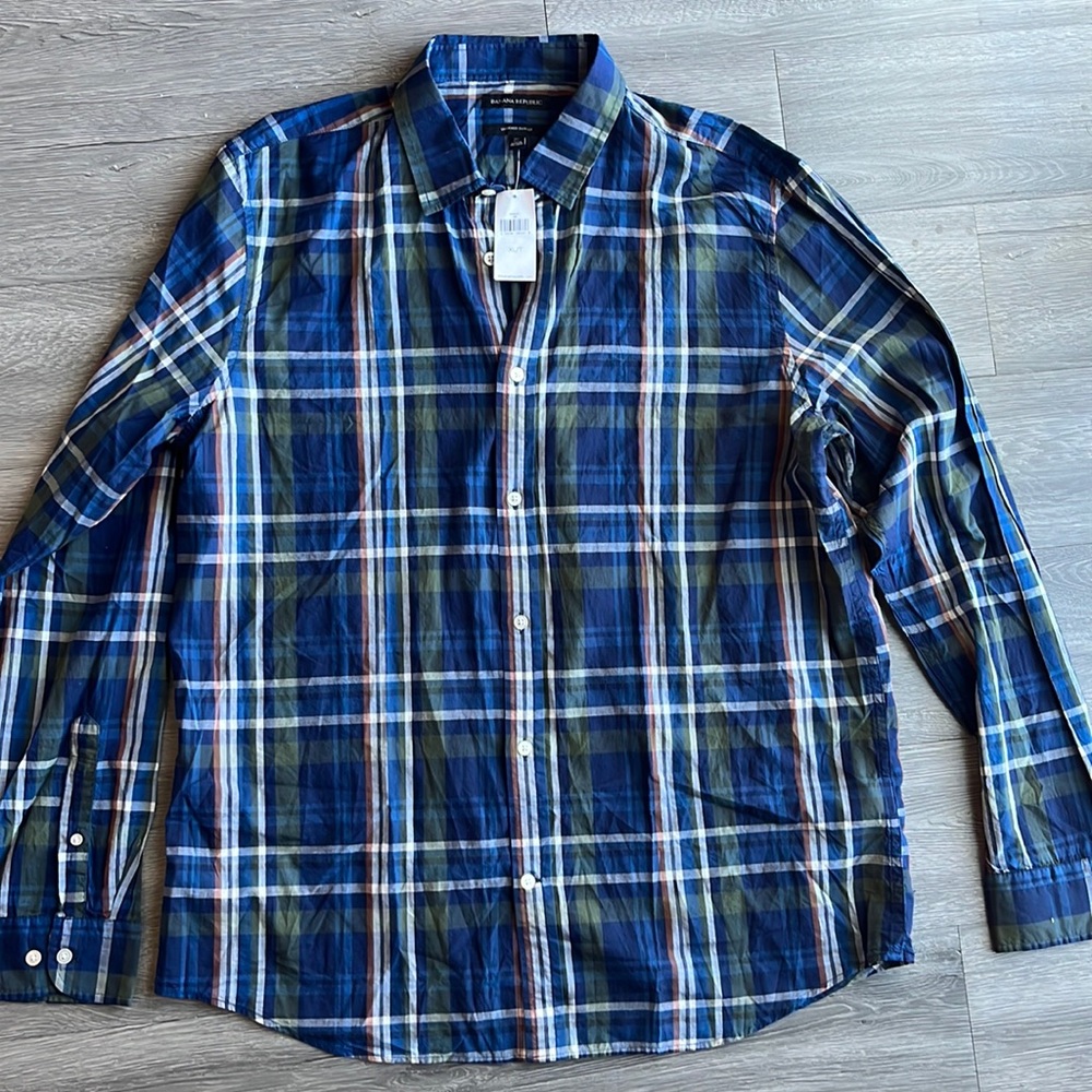 NWT Banana Republic Plaid Untucked Slim Fit Shirt